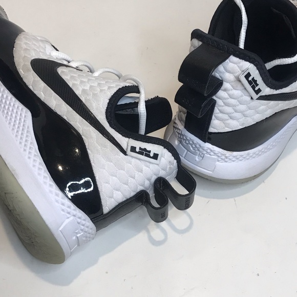 Lebron Witness III Nike B&W black/white Men's Sz 11 - Picture 5 of 16